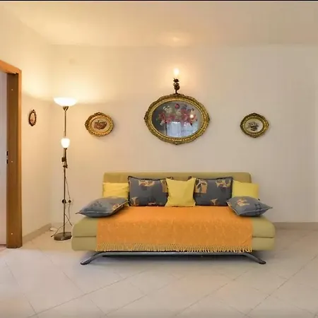 Marius Appartement Postira