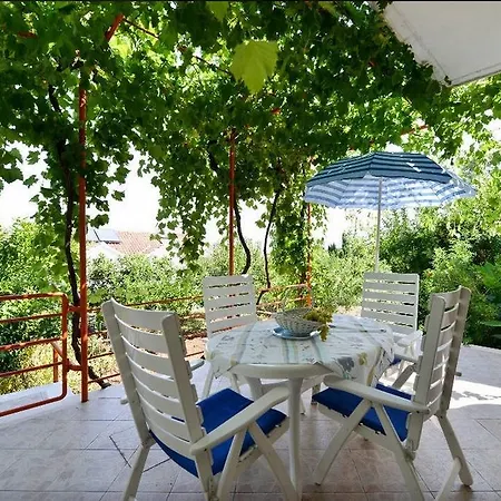 Marius Appartement Postira