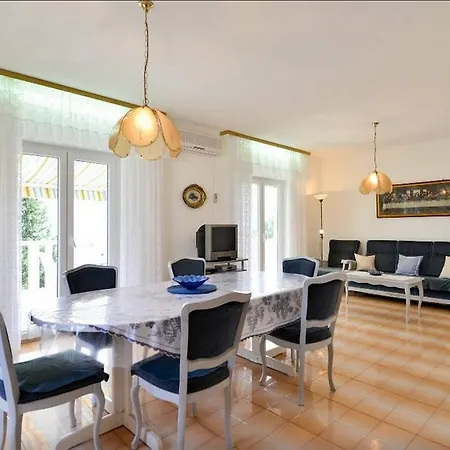Marius Appartement Postira