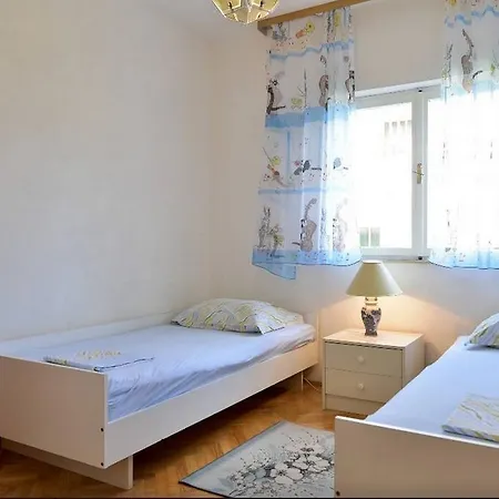 Marius Appartement Postira